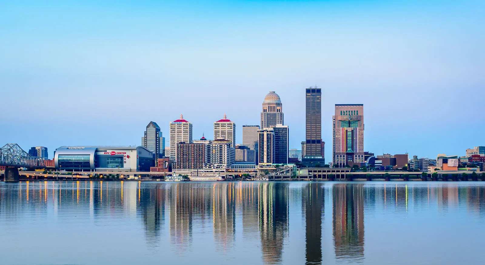 Louisville skyline and Ohio River view for Kentuckiana Moving service across Kentucky and Southern Indiana